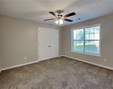 7240 Coral Lake Drive - Photo Thumbnail 12