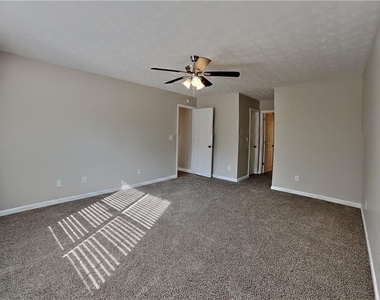7240 Coral Lake Drive - Photo Thumbnail 6