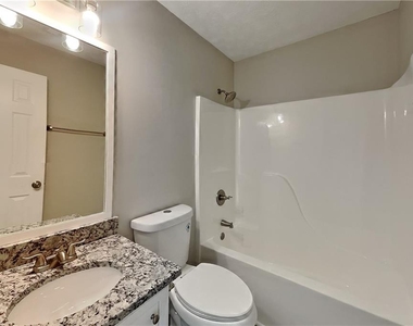 7240 Coral Lake Drive - Photo Thumbnail 16
