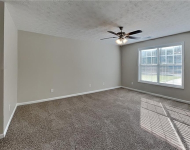 7240 Coral Lake Drive - Photo Thumbnail 5