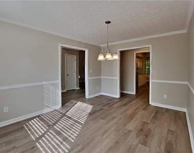 7240 Coral Lake Drive - Photo Thumbnail 4