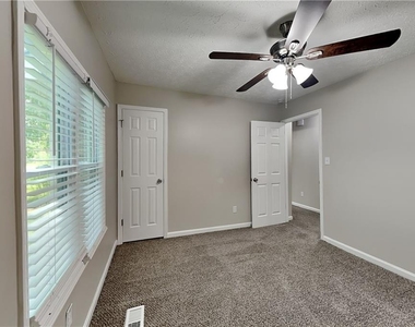 174 Fox Drive - Photo Thumbnail 14