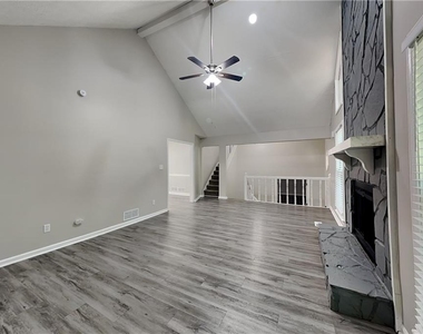 174 Fox Drive - Photo Thumbnail 2