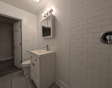5417 N Kenmore Avenue - Photo Thumbnail 9