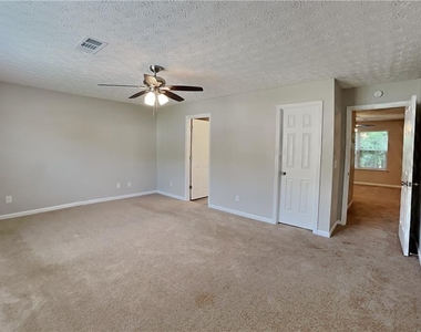 4557 Darrowby Drive - Photo Thumbnail 8