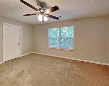 4557 Darrowby Drive - Photo Thumbnail 15