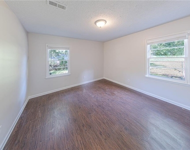 609 San Fernardo Drive Se - Photo Thumbnail 11