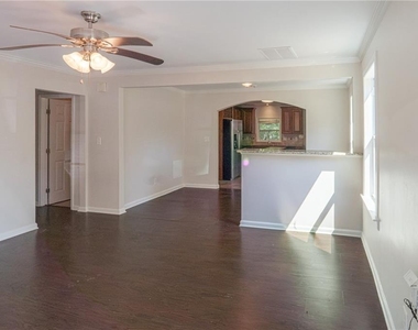 609 San Fernardo Drive Se - Photo Thumbnail 5