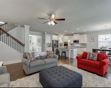 2055 Sorrento Court - Photo Thumbnail 6