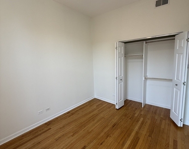 2022 N Seminary Avenue - Photo Thumbnail 11