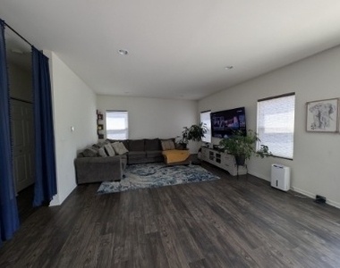3759 Saint James Court - Photo Thumbnail 3