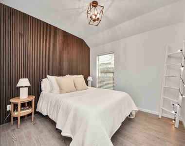 4219 Colony Lane - Photo Thumbnail 36