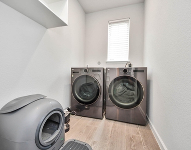 4219 Colony Lane - Photo Thumbnail 14
