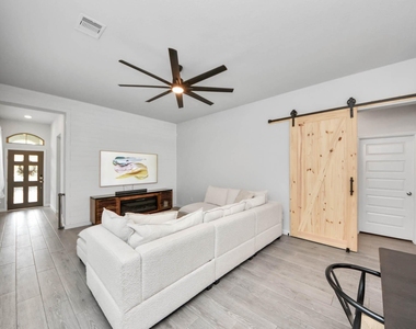 4219 Colony Lane - Photo Thumbnail 25