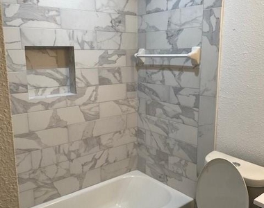 12728 Shannon Hills Drive - Photo Thumbnail 10