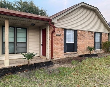 12728 Shannon Hills Drive - Photo Thumbnail 4