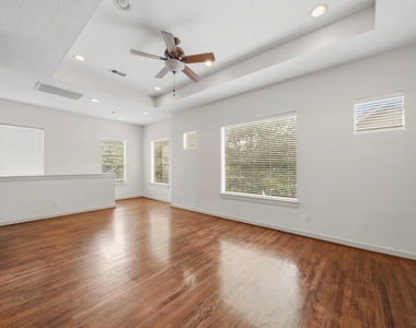 4036 Center Street - Photo Thumbnail 15