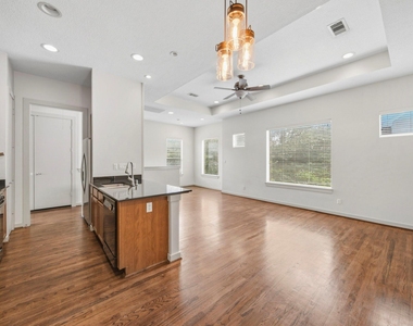 4036 Center Street - Photo Thumbnail 13