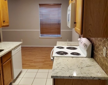3223 West Street - Photo Thumbnail 6