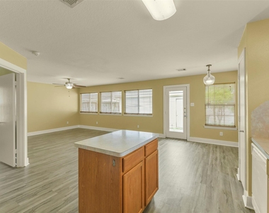 19403 Wann Park Drive - Photo Thumbnail 6