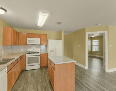 19403 Wann Park Drive - Photo Thumbnail 7