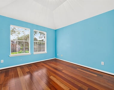 1711 Emma Cove Court - Photo Thumbnail 33