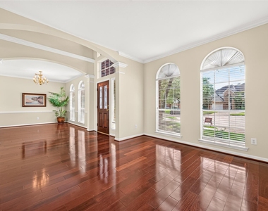 1711 Emma Cove Court - Photo Thumbnail 7
