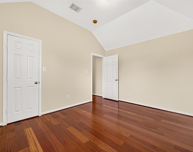 1711 Emma Cove Court - Photo Thumbnail 38