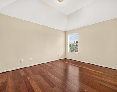 1711 Emma Cove Court - Photo Thumbnail 37