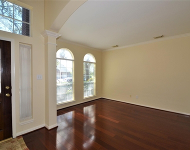 1711 Emma Cove Court - Photo Thumbnail 3