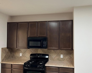 14834 Waverly Hill Lane - Photo Thumbnail 6