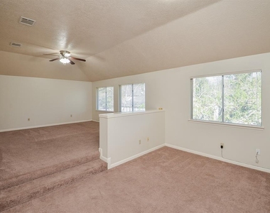 3702 Lauderwood Lane - Photo Thumbnail 12
