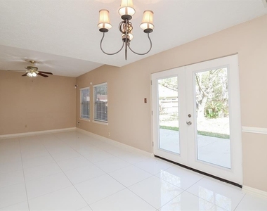 3702 Lauderwood Lane - Photo Thumbnail 6