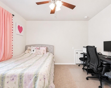10423 Rochester Hills Lane - Photo Thumbnail 24