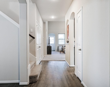 10423 Rochester Hills Lane - Photo Thumbnail 3