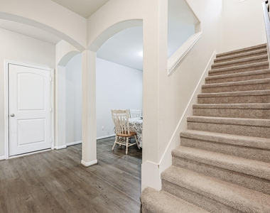 10423 Rochester Hills Lane - Photo Thumbnail 5