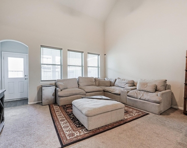 10423 Rochester Hills Lane - Photo Thumbnail 6