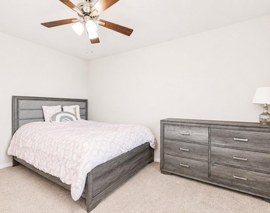 10423 Rochester Hills Lane - Photo Thumbnail 26
