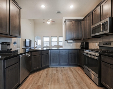 10423 Rochester Hills Lane - Photo Thumbnail 11