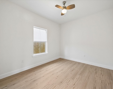 7702 Sealey Street - Photo Thumbnail 20