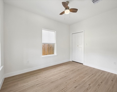 7702 Sealey Street - Photo Thumbnail 19