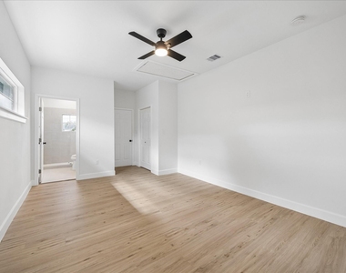 7702 Sealey Street - Photo Thumbnail 16