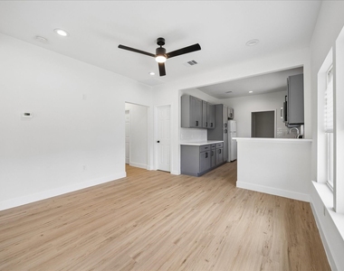 7702 Sealey Street - Photo Thumbnail 9