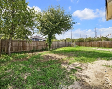 7702 Sealey Street - Photo Thumbnail 22