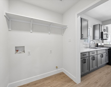 7702 Sealey Street - Photo Thumbnail 14