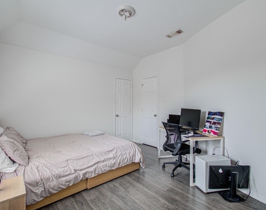 26427 Sagewood Forest Drive - Photo Thumbnail 41