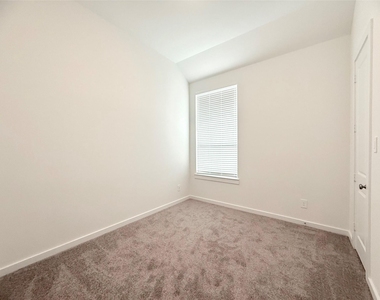 31207 Firefly Meadow Circle - Photo Thumbnail 22