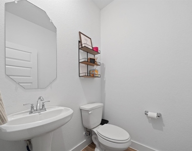 21307 Fresno Brook Circle - Photo Thumbnail 9