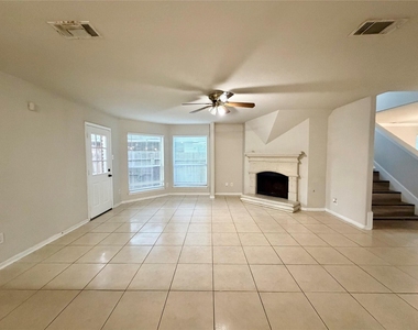 6827 Autumn Thistle Drive - Photo Thumbnail 3