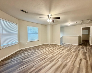 6827 Autumn Thistle Drive - Photo Thumbnail 11